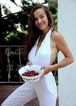 Eva Jolie