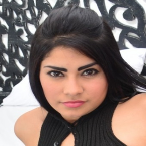 Devora Robles