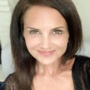 Suzanne Holly